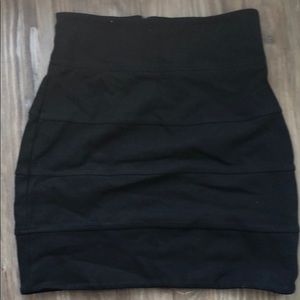 Aritzia skirt